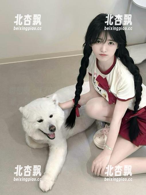 微密圈 - 120斤的小王同学开启福利新篇章，写真《开篇惊喜》让你心动不已.txt