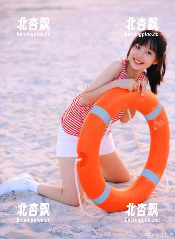 Asagiriai礼服写真合集：优雅与艺术交织的视觉体验.txt