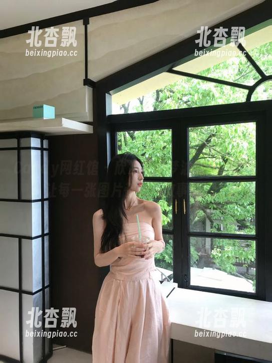 Candy网红馆 - 欣赏俞夕梦油亮高清图包，让每一张图片都充满故事感！.txt