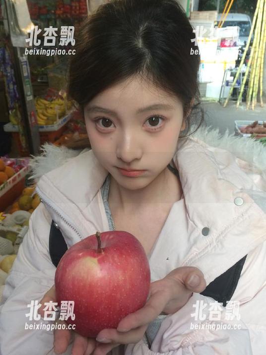 Feilin嗲囡囡 - 解锁PaPa妈咪校园风格，超清原图资源带你领略青春气息.txt