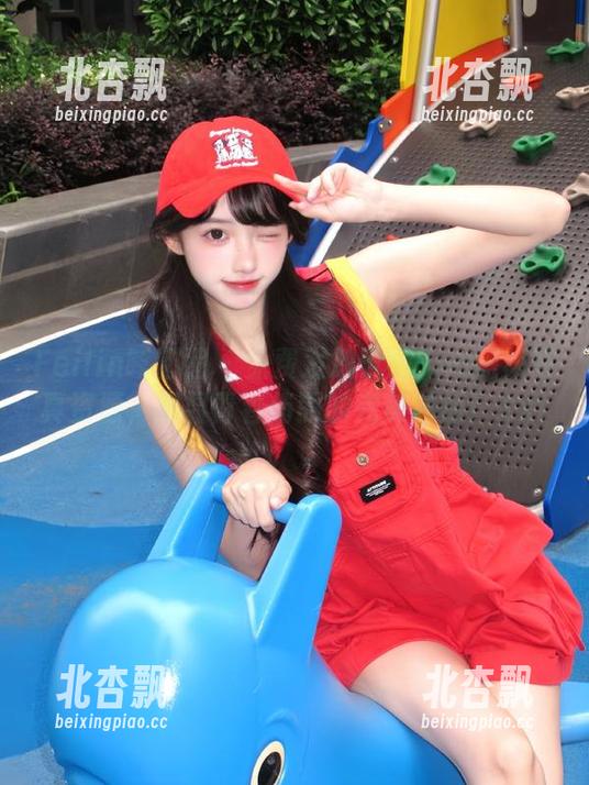 Feilin嗲囡囡 - 免费发放于姬Una短裙写真资源，尽显青春俏丽的完美时刻！.txt