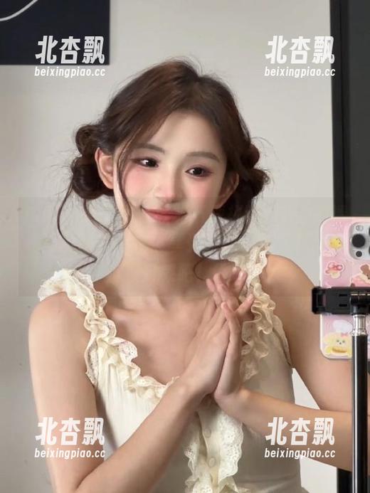Feilin嗲囡囡 - 轻松下载模特YOYO的清纯写真图片，尽情享受她的清新气息与自然风采吧！.txt