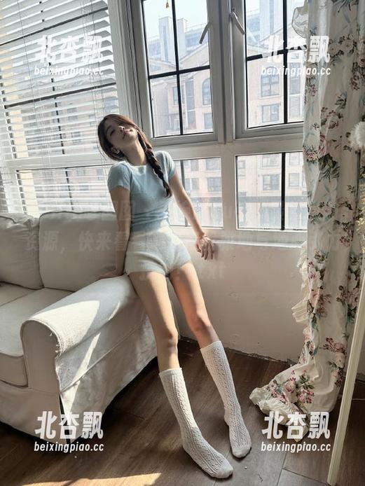 Feilin嗲囡囡 - 王婉悠Queen最新瑜伽资源，快来看看她如何优雅地与地心引力抗衡！.txt
