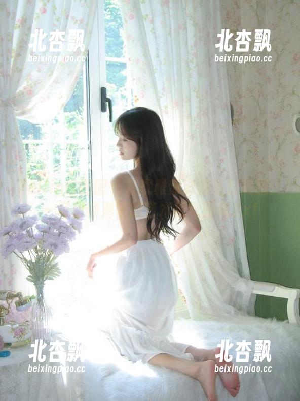 Feilin嗲囡囡 - 发现雅茹老师浴缸美图：一场酣畅淋漓的艺术视觉图集.txt