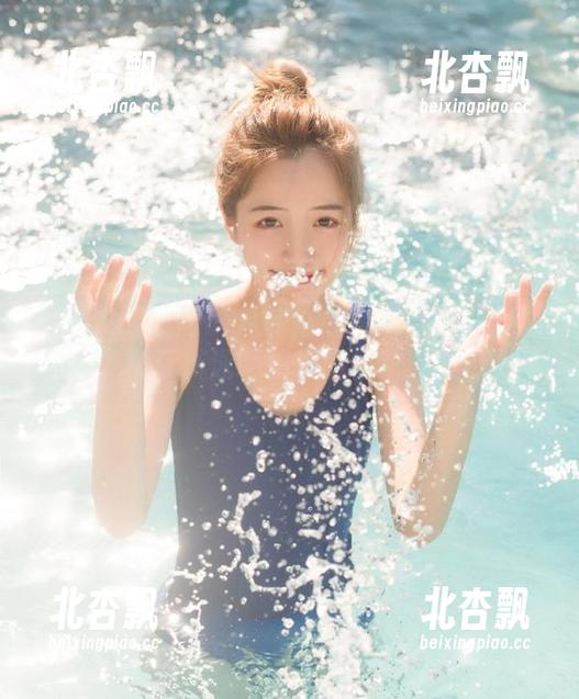 GIRLT果团网-何梦兮Stacy GIRLT果团网 - 定制泳衣图集:何梦兮Stacy如何玩转泳装拍摄的极致魅力?.txt