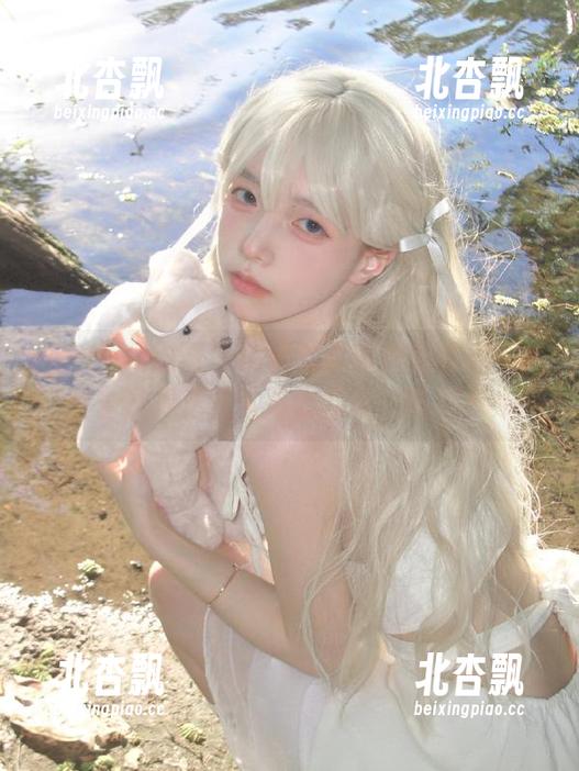 GIRLT果团网-林弯弯 GIRLT果团网 - 揭秘林弯弯校服的风采,全套图片记录下青春的每一瞬间.txt