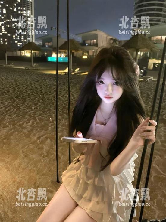 GIRLT果团网 - 王婉悠的居家图包作品，展现她如何在平凡中找到不平凡的灵感与美丽！.txt