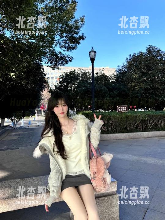 HuaYang花漾-尤妮丝egg HuaYang花漾 - 尤妮丝egg连衣裙风格图集:每一张都是自我表达的图片.txt