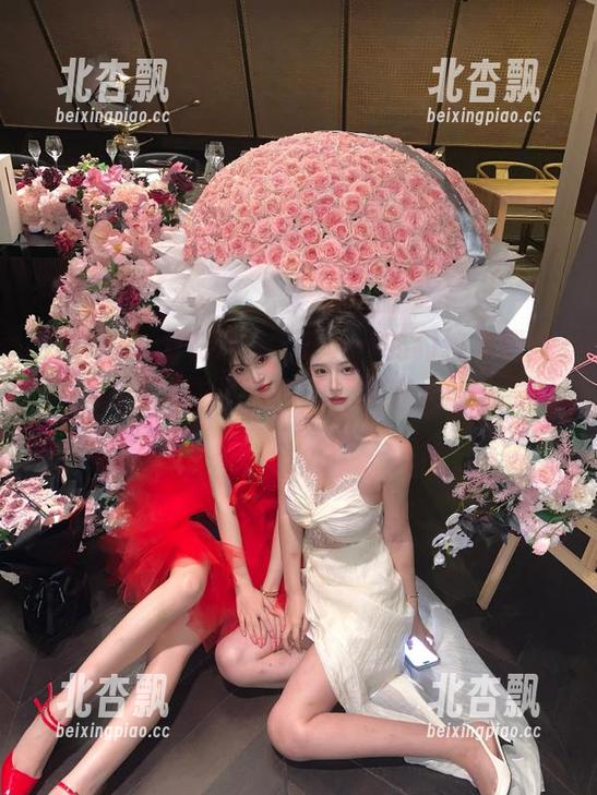 HuaYang花漾 - 玥儿玥er的豹纹与朦胧丝袜：精选作品探秘，开启迷人的视觉之旅.txt