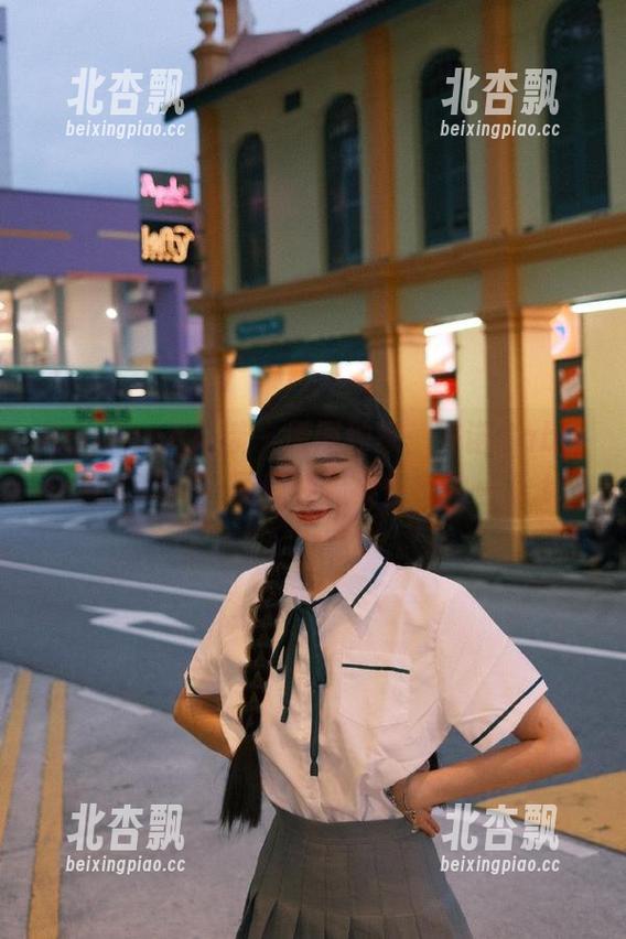 HuaYang花漾 - 原图独家：许诺Sabrina私拍丝袜，展现她温柔性感的一面.txt