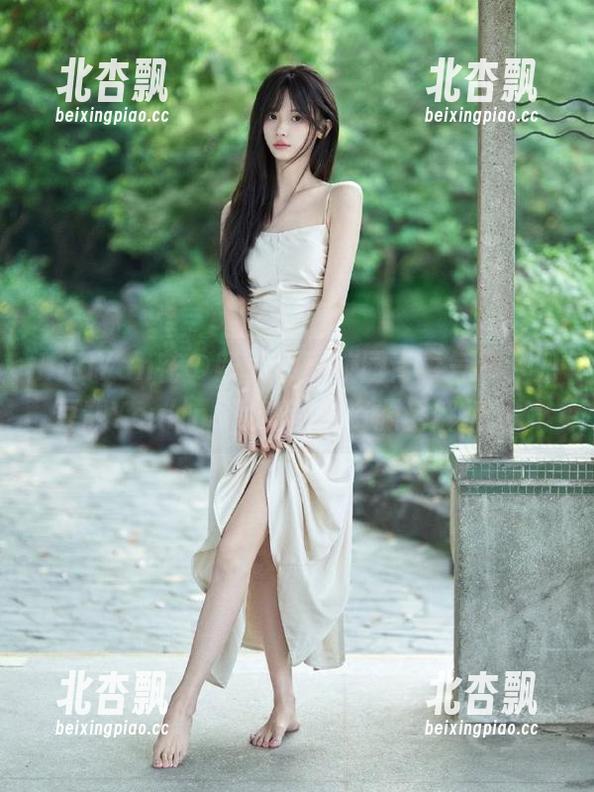 HuaYan花の颜 - 感受校园青春气息，兜豆靓Youlina写真图包资源全解析.txt