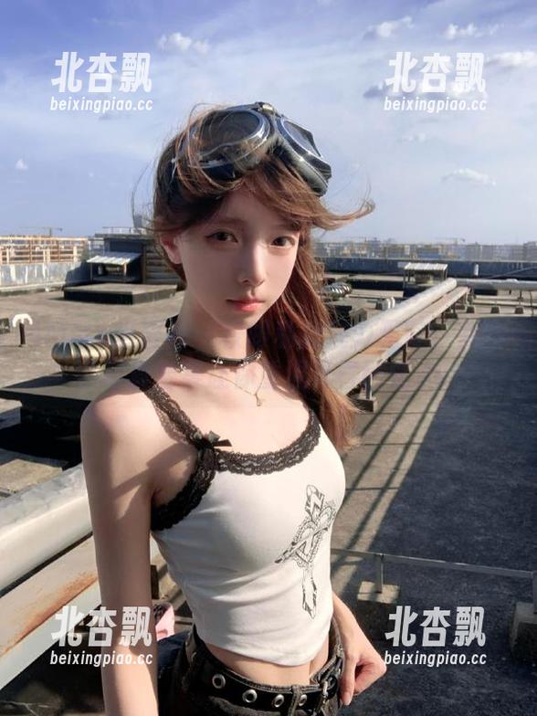 IMiss爱蜜社 - 校服私房魅力无穷：小热巴写真合集让你重温青春回忆.txt