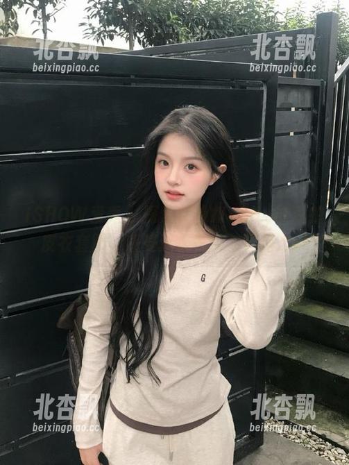 ISHOW爱秀-文静Wendy ISHOW爱秀 - 探索文静Wendy的私拍皮衣套图,感受迷人气质与风格.txt