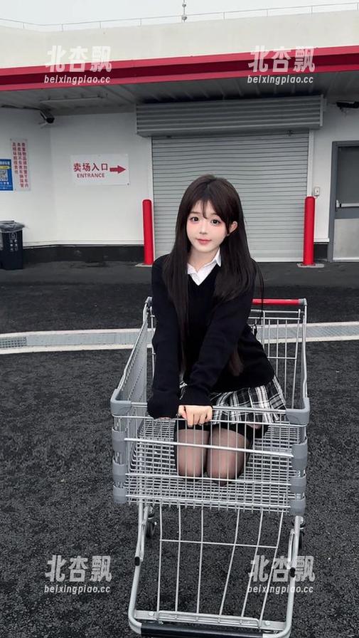 ISHOW爱秀 - 苏茜Susie花嫁写真作品合集：唯美瞬间定格，书写爱的甜蜜篇章.txt