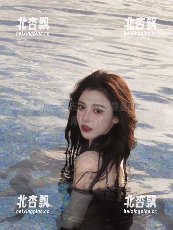 K酱私拍图包发布，带你领略最可爱的瞬间！.txt