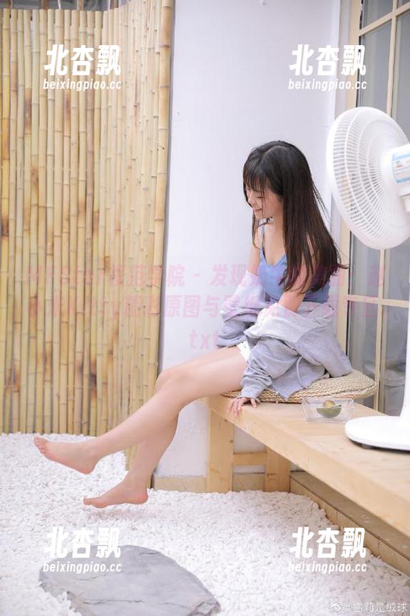 MFStar模范学院 - 发现奶牛的美丽：赵小米Kitty精彩原图与壁纸免费下载专区.txt