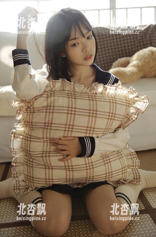 MICAT猫萌榜 - 探索雪瑞Lisa的白丝写真，重塑你对美的所有定义.txt