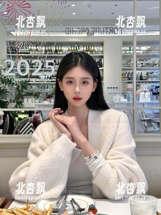 不容错过！喵糖映画推出圣诞女郎作品集，优质资源丰富视觉盛宴！.txt