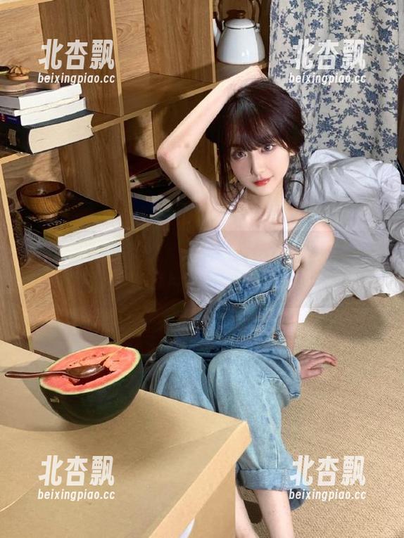 MiStar魅妍社 - 透过赵梦洁圣诞写真，发现每一张图片背后的动人故事.txt