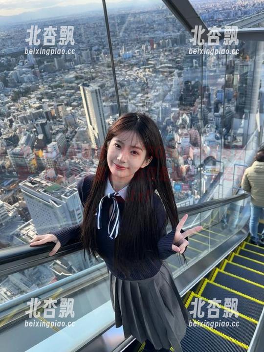 MyGirl美媛馆 - 熊吖BOBO旗袍写真图册：在镜头下展现的不仅是服装，更是灵魂.txt