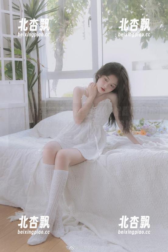 MyGirl美媛馆 - 免费获取绮里嘉Carina学姐的俏皮时刻，图册带你领略她的靓丽风采！.txt
