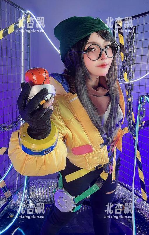 在SayoMomo的白裙里，高清写真重现那些令人心动的瞬间与回忆.txt