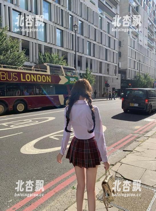 TGOD推女神 - 施忆佳Kitty酱以奶牛为主题的写真：每一张照片都是对乡村生活的赞美.txt