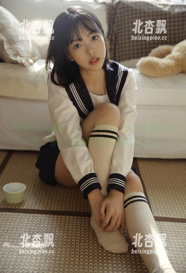发现Tomiko(とみこ)Fantia-私服自撮全集：每一张都是精致写真艺术.txt