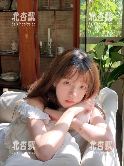 TouTiao头条女神 - 小热巴的甜心写真，最新作品分享让你心动不已.txt