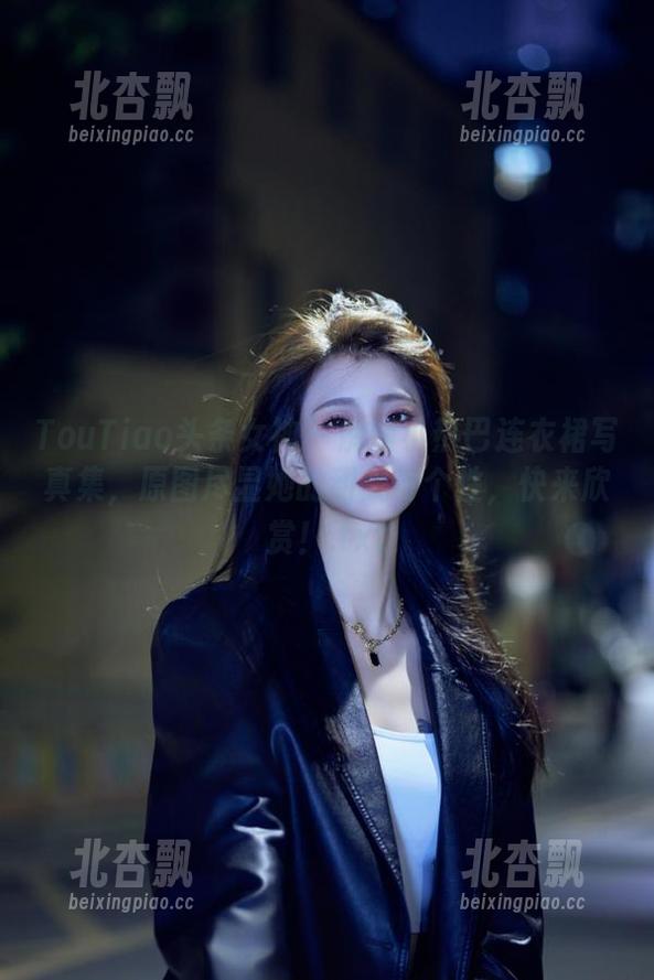 TouTiao头条女神 - 解锁小热巴连衣裙写真集，原图尽显她的甜美与个性，快来欣赏！.txt