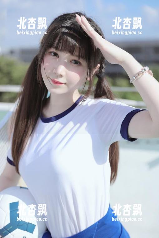 TouTiao头条女神 - 张蓝欣定制的写真日常：每一帧都是心情的真实写照.txt