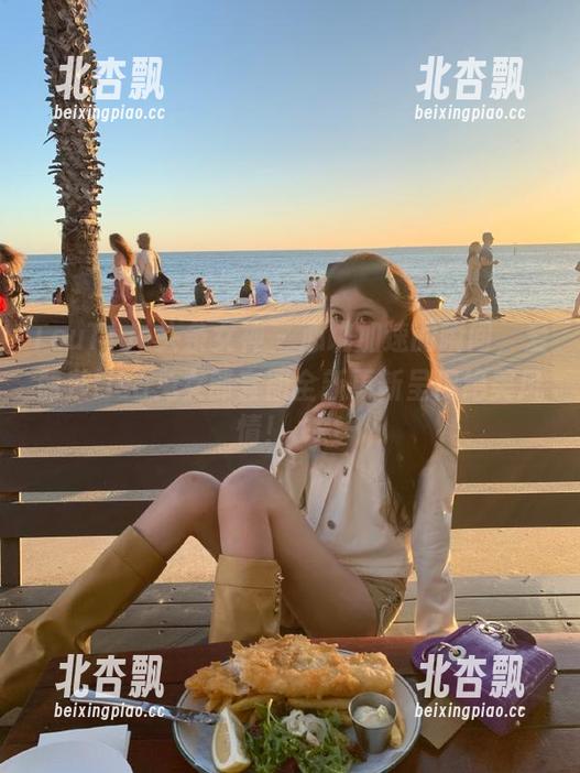 TouTiao头条女神 - 心跳加速的瞬间，爱丽莎lisa兔女郎套图全新更新呈现绝美风情！.txt