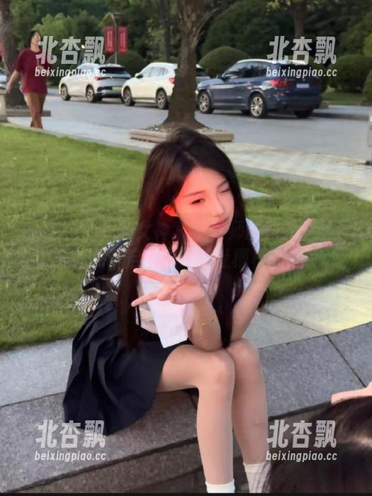 TouTiao头条女神 - 蔡老师的豹纹作品分享，让我开启了无尽的吐槽模式！.txt
