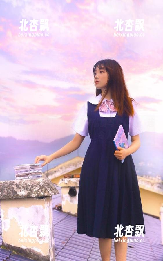 UGirls尤果网 - 周妍希私房写真作品：连衣裙下的温柔与力量，令人陶醉.txt