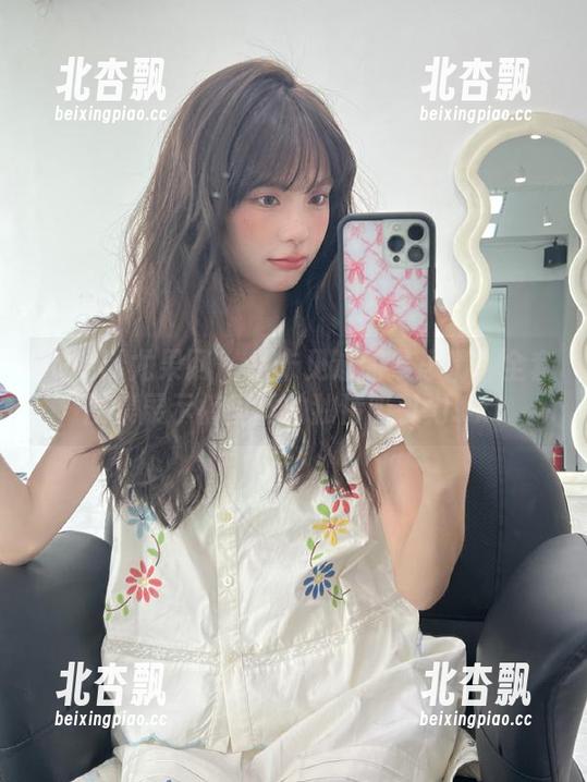 UGirls尤果网 - 从未见过的景思晴：全套图集展示裤里丝的独特吸引力.txt