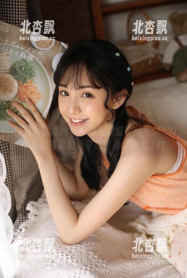 UGirls尤果网 - 一场视觉盛宴：毛COCO牛仔裤写真图集中的青春与活力.txt