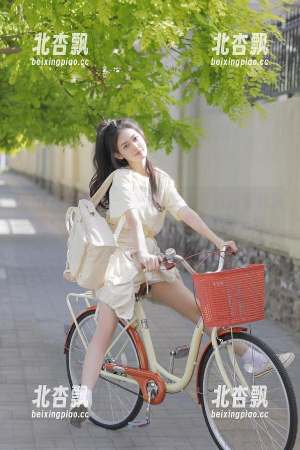 UGirls尤果网 - 韩恩美护士写真完整精选合集：感受生命的力量与护士的柔情魅力无限.txt