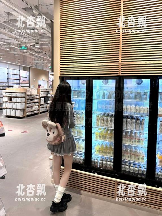 UGirls尤果网 - 一组令人心动的高清颜爱泽修女主题写真图片，带你走进她的神秘世界！.txt