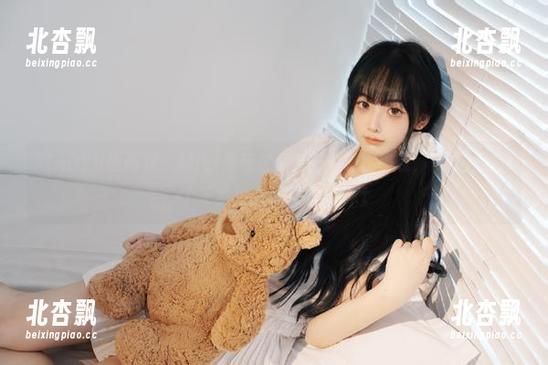 XIAOYU语画界 - Miki兔毛衣写真图包重磅来袭，快来观看这个冬季的温暖风情！.txt