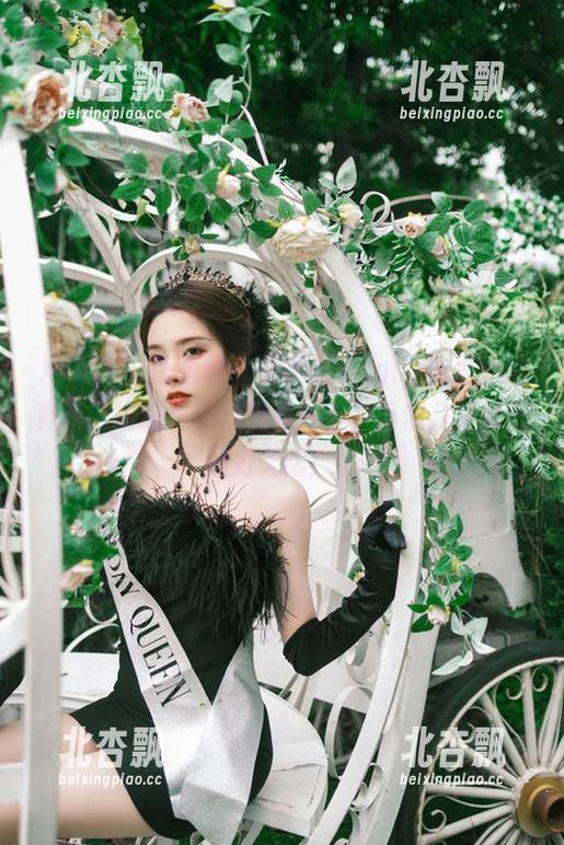XIAOYU语画界 - 徐莉芝Booty裤里丝写真集：精选性感与优雅并存，再添几分骚气，魅力无限！.txt