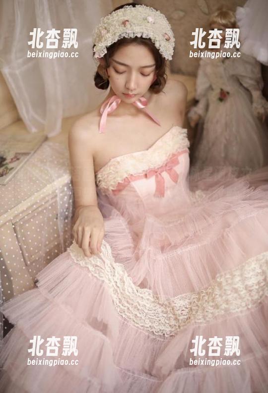 XIAOYU语画界 - 新鲜出炉：林星阑皮衣系列美图更新，让你爱上秋冬的无敌魅力！.txt