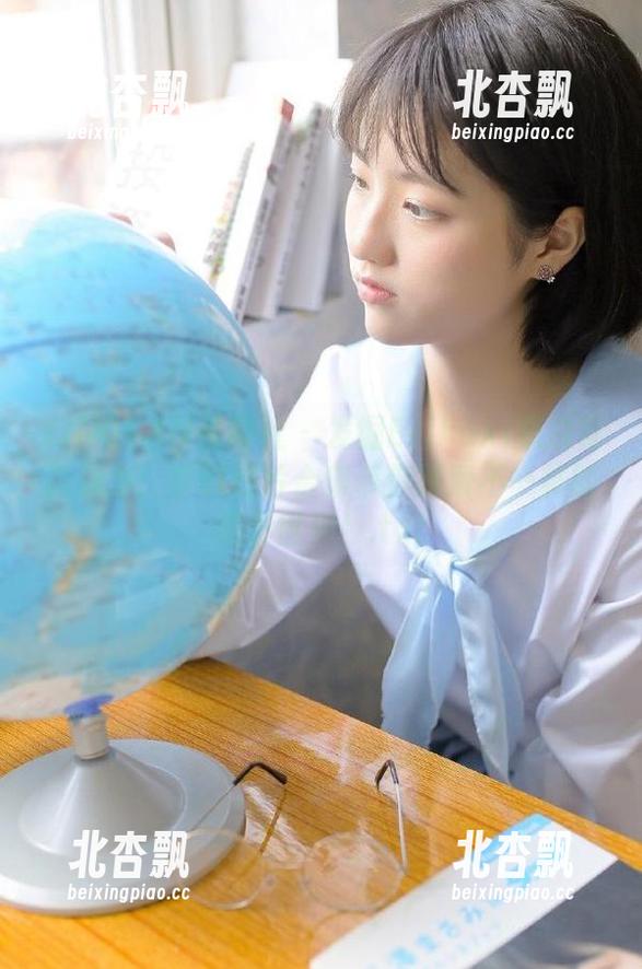 XINGYAN星颜社 - 发掘Erikaki黑白写真魅力：梦幻照片合集带你探索不一样的摄影世界！.txt