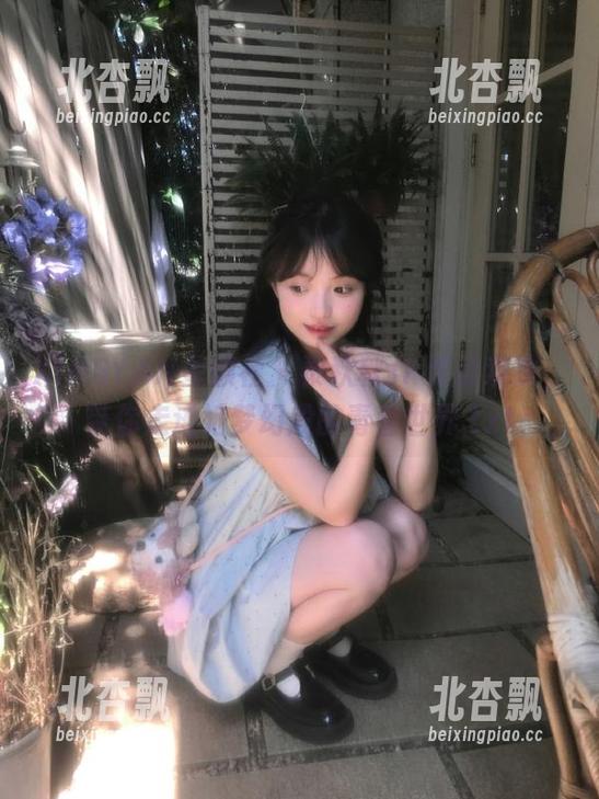 XINGYAN星颜社 - 黎秋秋JK作品观赏，带你走进她梦幻般的青春世界.txt