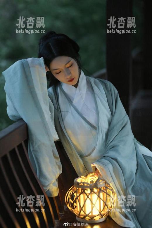 Xiuren秀人网 - Angela小热巴倾情奉献的套装写真作品，美丽的瞬间值得下载，快来感受她的风采！.txt