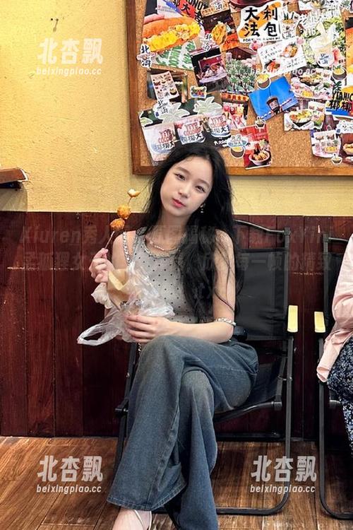 Xiuren秀人网 - 原图揭秘：下载FoxYini孟狐狸女王的写真作品，欣赏每一帧的精致与细腻！.txt