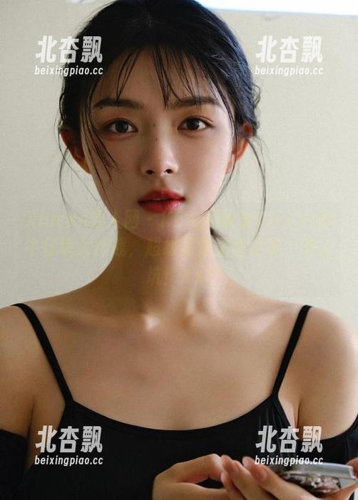 Xiuren秀人网 - K8傲娇萌萌Vivian的牛仔裤大作战，超级高清图集让你一秒入坑！.txt
