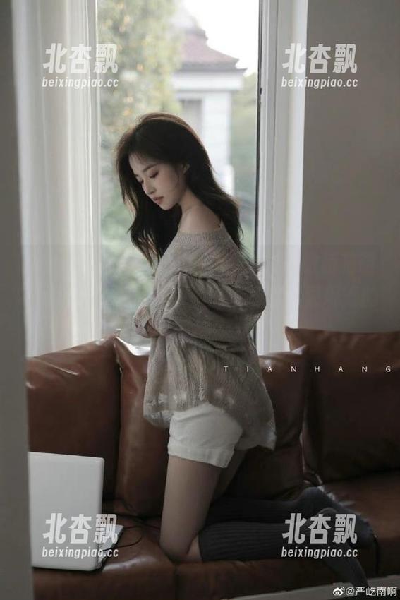 Xiuren秀人网-K8傲娇萌萌Vivian Xiuren秀人网 - 深入了解“K8傲娇萌萌Vivian”空姐,精心挑选的原图展现她的多元风格!.txt