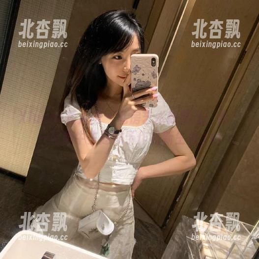 Xiuren秀人网 - 私房艺术新潮流：乔一一用奶牛主题赋予作品新生机.txt