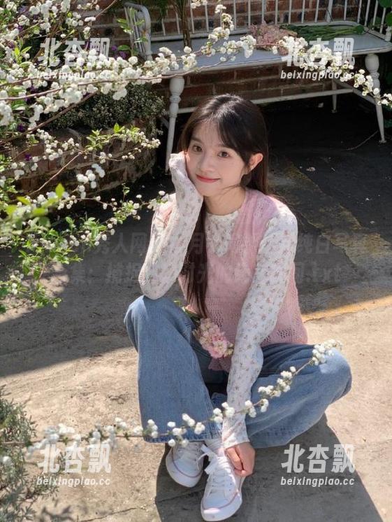 Xiuren秀人网 - 古月小同学最新纯白写真合集：捕捉纯净时光的绝美瞬间.txt