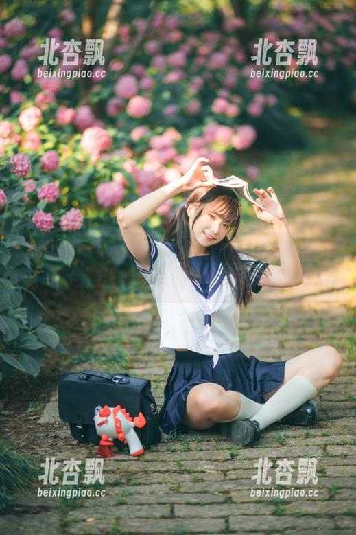 Xiuren秀人网 - 大琪琪Emily油亮写真，带你走进无圣光的真实原图世界.txt
